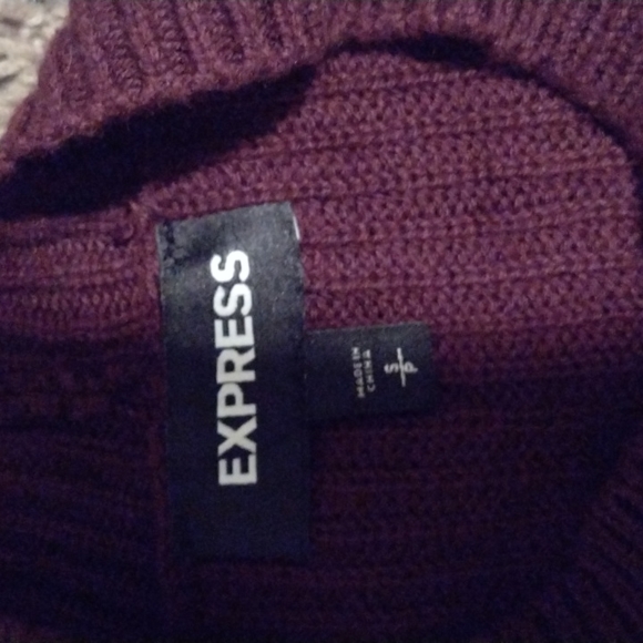 Express Sweater - Picture 2 of 4
